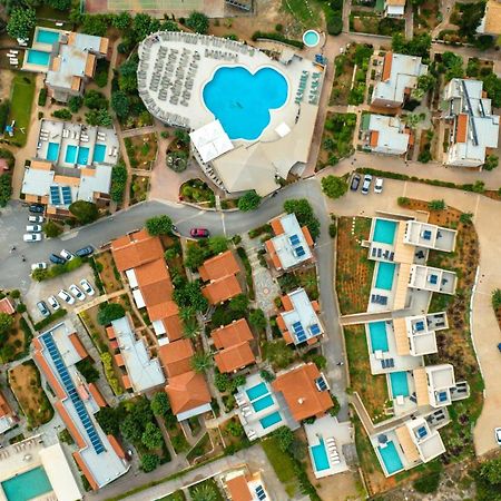 הרסוניסוס Marni Village מראה חיצוני תמונה